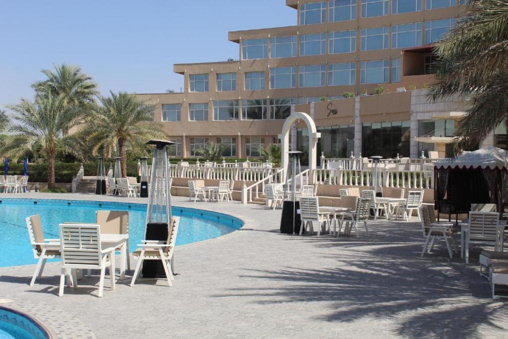 Al Salam Grand Hotel Al Buraimi Exterior photo