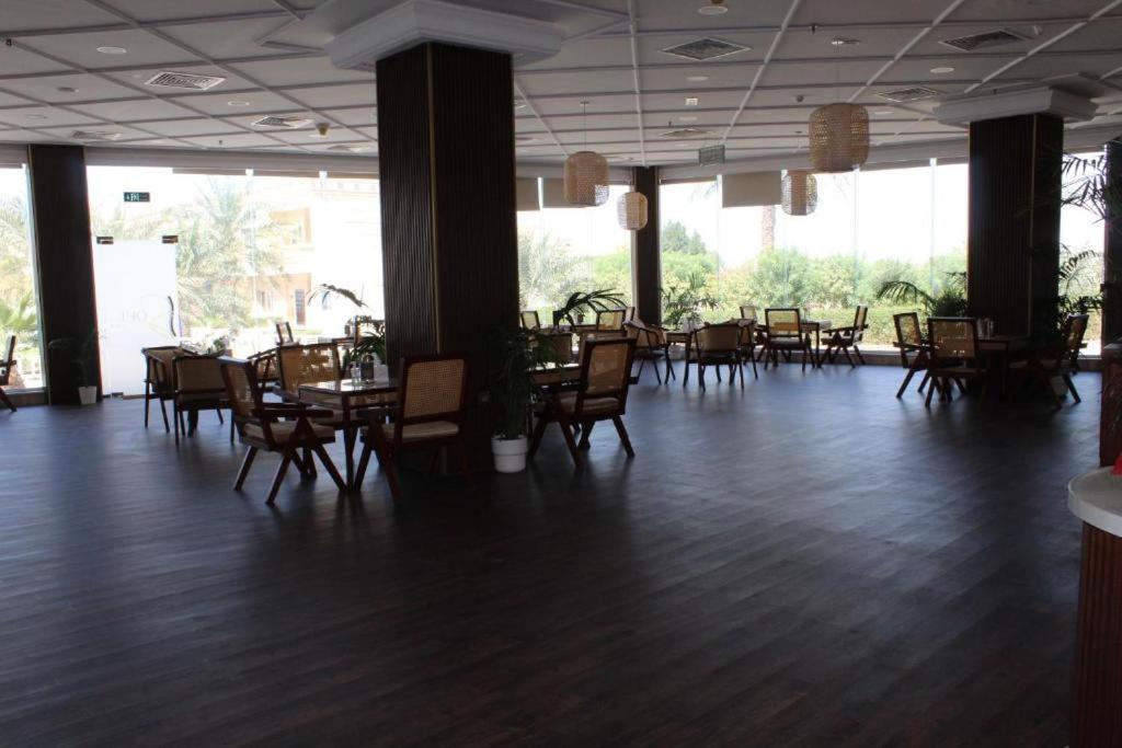 Al Salam Grand Hotel Al Buraimi Exterior photo